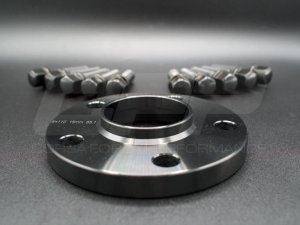 Alfa Romeo Stelvio Wheel Spacers - CFP - 15mm - Black - set of 2 w/ extended bolts